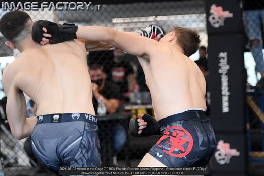 2021-05-02 Milano in the Cage 7 01004 Placido Basone-Alberto Filippone - Shoot boxe classe B -70kg
